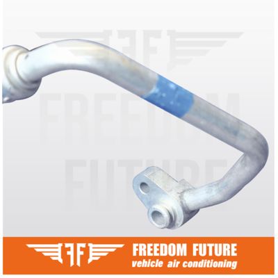 Bon prix Tuyau de climatisation Toyota 88703-02860 pour Corolla 1.8L 14-19 en ligne